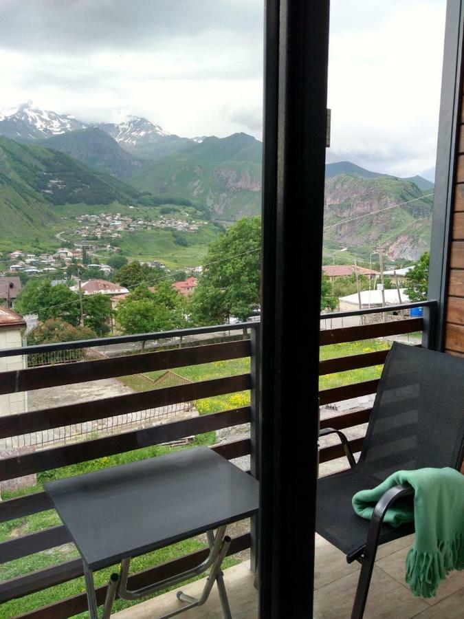 Hilltop Kazbegi Luaran gambar