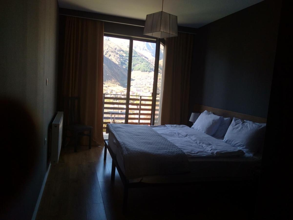 Hilltop Kazbegi Luaran gambar