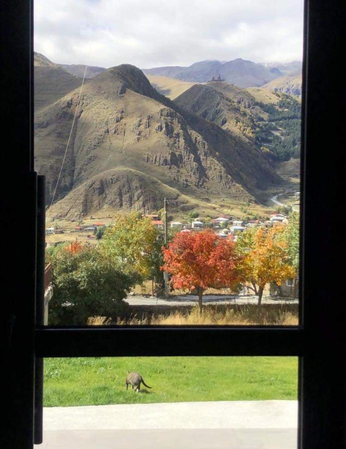 Hilltop Kazbegi Luaran gambar